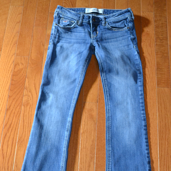 hollister jeans short length